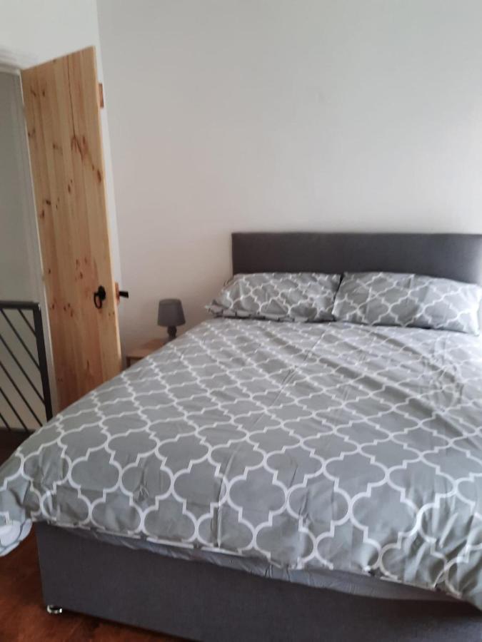 Snowdonia Rock Cottage - Cosy And Pet Friendly Penrhyndeudreath Eksteriør billede