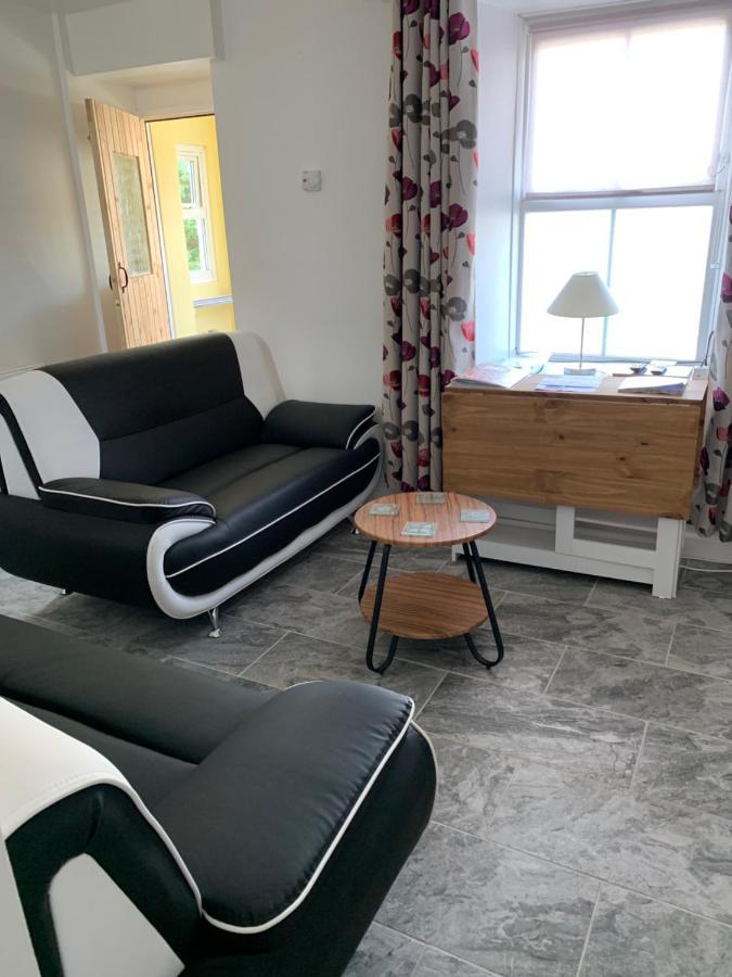 Snowdonia Rock Cottage - Cosy And Pet Friendly Penrhyndeudreath Eksteriør billede
