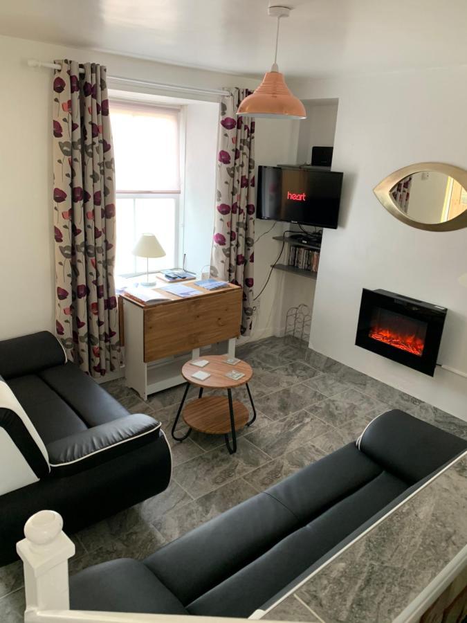 Snowdonia Rock Cottage - Cosy And Pet Friendly Penrhyndeudreath Eksteriør billede