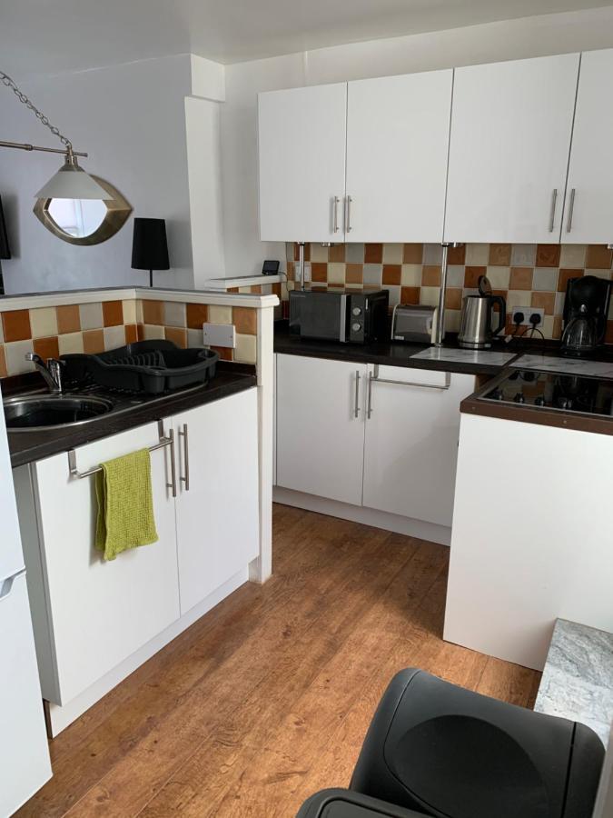 Snowdonia Rock Cottage - Cosy And Pet Friendly Penrhyndeudreath Eksteriør billede