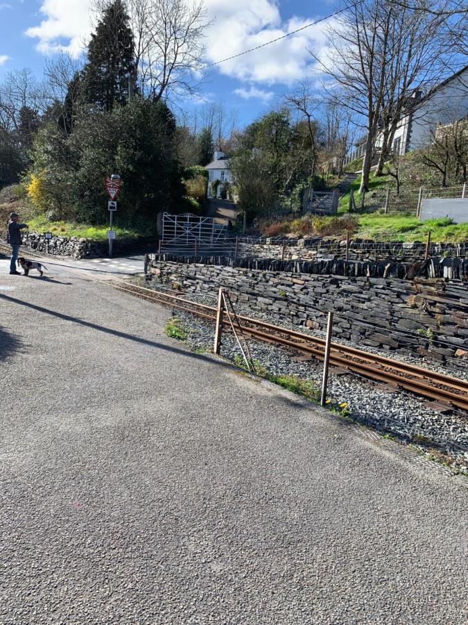 Snowdonia Rock Cottage - Cosy And Pet Friendly Penrhyndeudreath Eksteriør billede