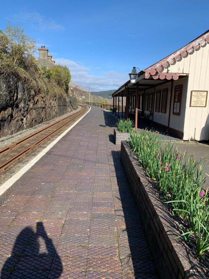 Snowdonia Rock Cottage - Cosy And Pet Friendly Penrhyndeudreath Eksteriør billede
